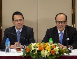 雷军香港见李嘉诚 李嘉诚旗下银行？