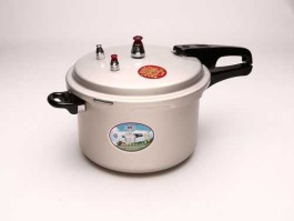 新宝 万宝金喜新宝高压锅哪个质量好？