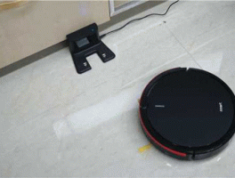 福玛特机器人（福玛特扫地机器人如何实现自动充电的？）