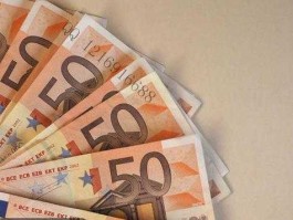 70万欧元等于多少人民币（70万欧元等于多少美元）