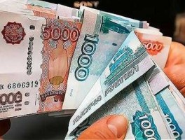 100卢布(100卢布折合人民币)