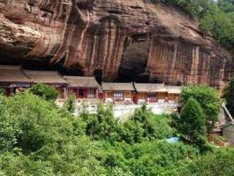 甘肃卫视投资论道？麦积山离仙人崖多远？