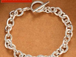 老银匠银饰（罗泰老银匠跟老银匠什么区别？）