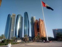 阿布达比 请问杜拜是一个城市还是国家呢如果是城市的话吏属於哪个国家呢？