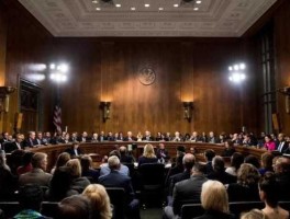 美国大法官，美国会是否有权利弹劾大法官？