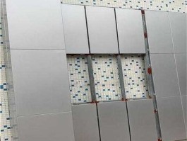 铝板 铝板怎么装在墙上？