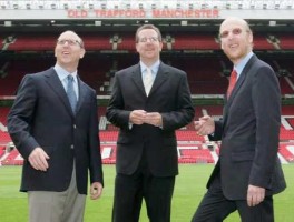 格雷泽家族 格雷泽家族每年从曼联拿走多少钱？