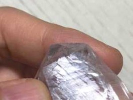 金刚玻璃股票 金刚光泽与玻璃光泽区别？