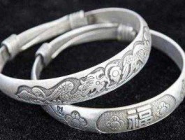 银镯子变黄？银手镯变黄是什么原因？