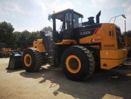 柳工股票，柳工铲车重量是多少？