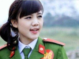 一个士兵和6个越南女兵(三个女兵在越南)