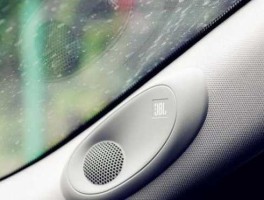 002345？一汽丰田前挡风玻璃上面的lamisafe什么意思？