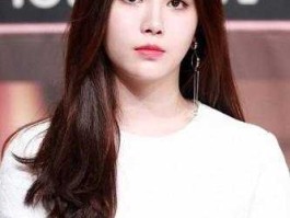 肉荣，他们讨论韩国女团，说到的肉荣，是谁？