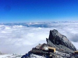 安邦保险 背景（玉龙雪山历史背景？）