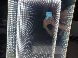 3d玻璃概念股 3d玻璃镜面和蓝宝石镜面区别？