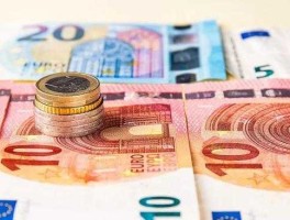 俄罗斯央行降息（俄罗斯央行降息150个基点）